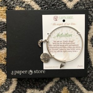 NWT. Earth Angel intuition bracelet